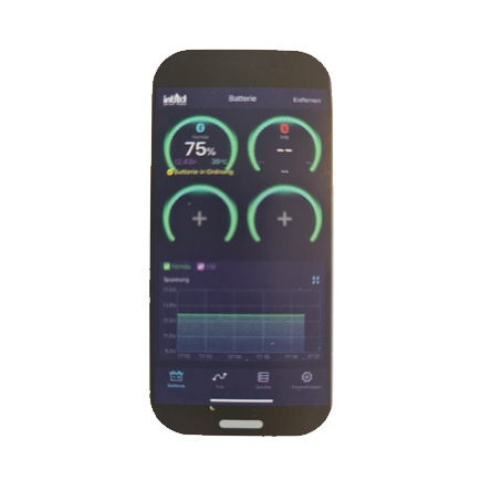 Battery monitoring with Bluetooth transmitter and smartphone app